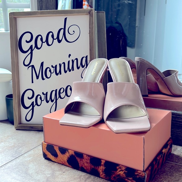 Nude block slides - Picture 1 of 5